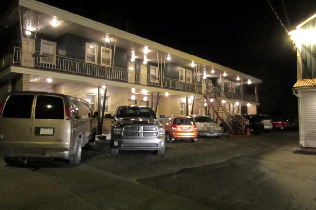 مونت سانت هيلير Motel Saint-Hilaire المظهر الخارجي الصورة