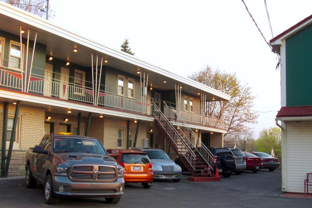 مونت سانت هيلير Motel Saint-Hilaire المظهر الخارجي الصورة
